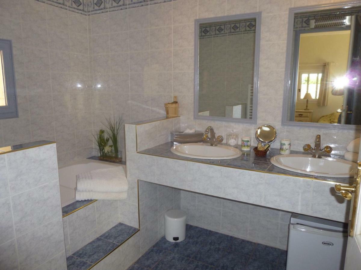 Les Chambres Des Taillades Les Taillades 외부 사진